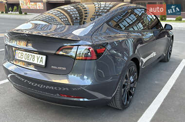 Седан Tesla Model 3 2022 в 