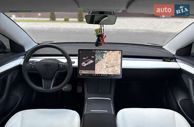 Седан Tesla Model 3 2022 в 