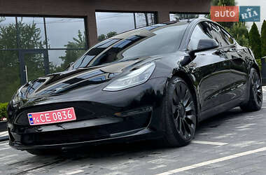 Седан Tesla Model 3 2021 в 