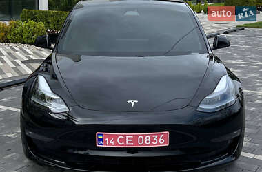 Седан Tesla Model 3 2021 в 