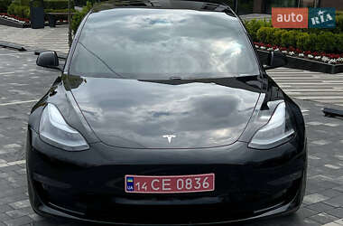 Седан Tesla Model 3 2021 в 