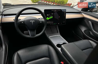 Седан Tesla Model 3 2021 в 