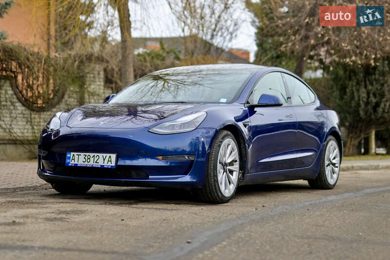 Седан Tesla Model 3 2022 в Ивано-Франковске