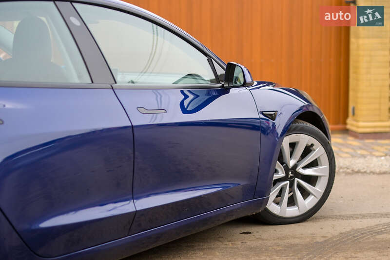 Седан Tesla Model 3 2022 в Ивано-Франковске