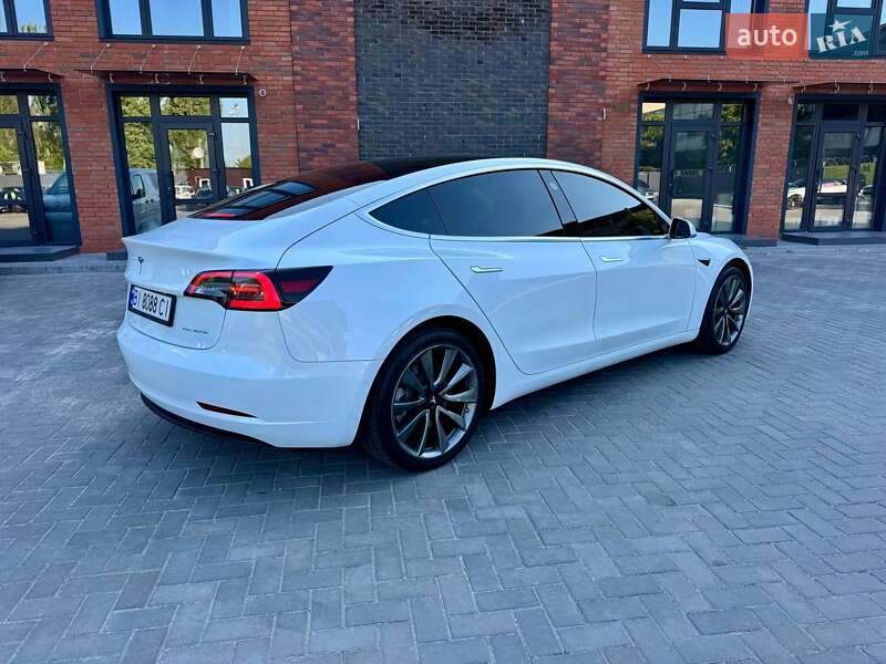Седан Tesla Model 3 2020 в Кременчуге