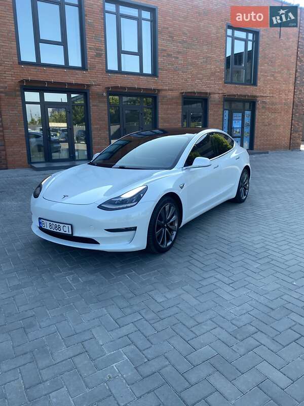 Седан Tesla Model 3 2020 в Кременчуге