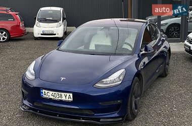 Седан Tesla Model 3 2018 в Луцке