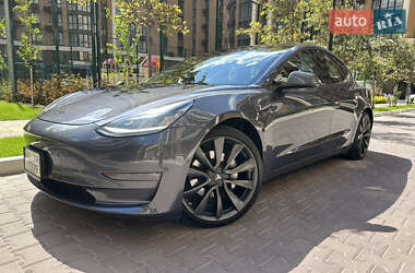 Седан Tesla Model 3 2018 в Киеве
