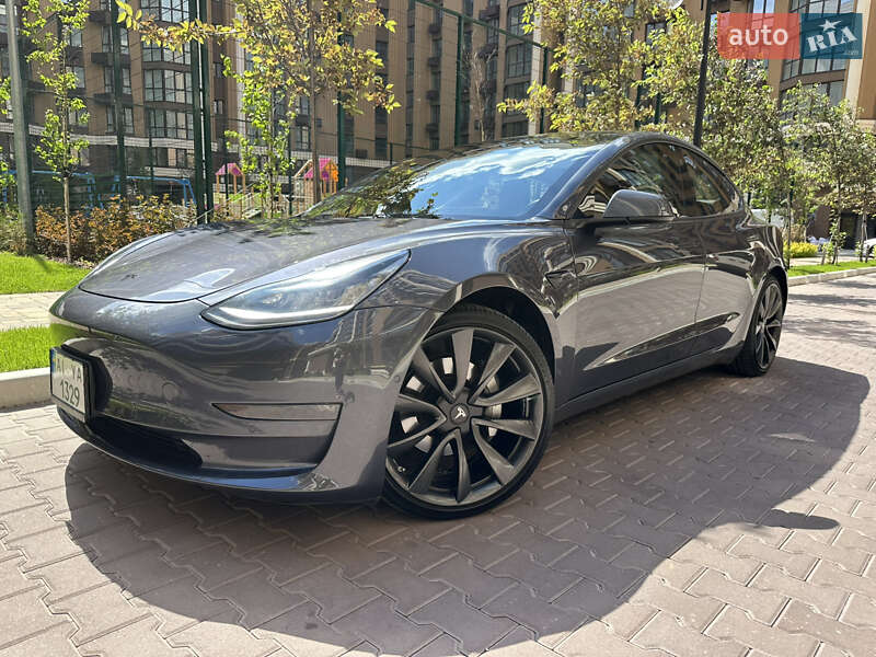 Седан Tesla Model 3 2018 в Києві