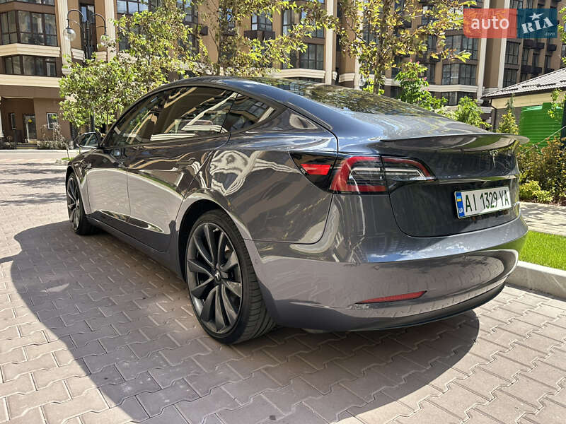 Седан Tesla Model 3 2018 в Києві