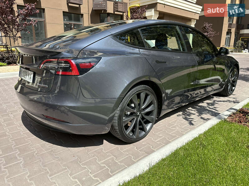 Седан Tesla Model 3 2018 в Києві