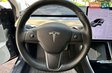 Седан Tesla Model 3 2018 в 