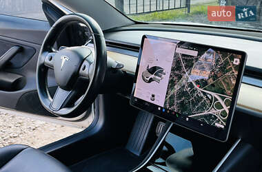 Седан Tesla Model 3 2018 в 