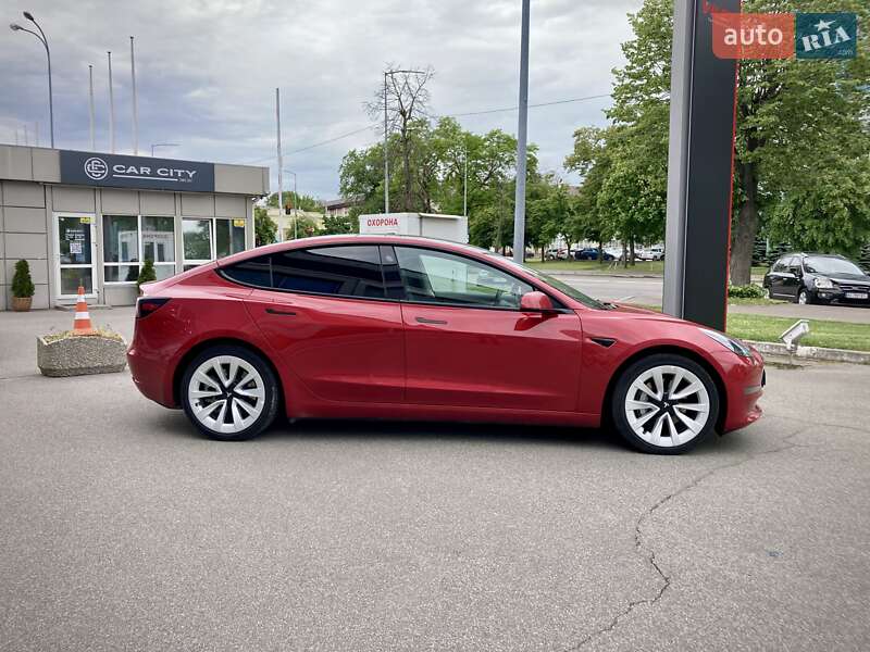 Седан Tesla Model 3 2022 в Києві