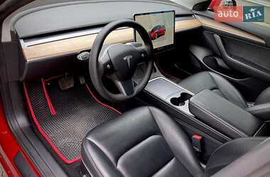 Седан Tesla Model 3 2022 в 