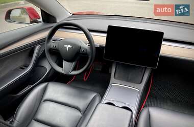 Седан Tesla Model 3 2022 в 
