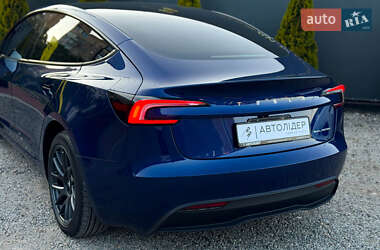 Седан Tesla Model 3 2024 в 