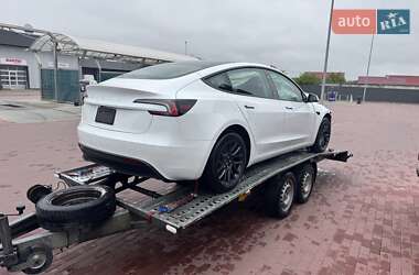 Седан Tesla Model 3 2024 в Сарнах