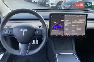 Седан Tesla Model 3 2021 в 