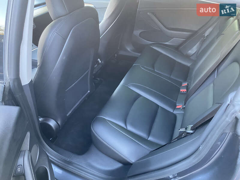 Седан Tesla Model 3 2021 в Одессе