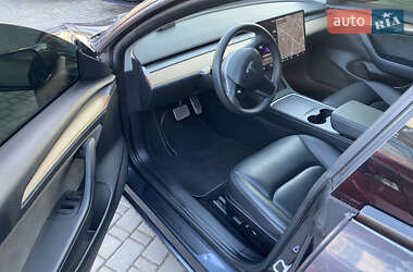Седан Tesla Model 3 2021 в 