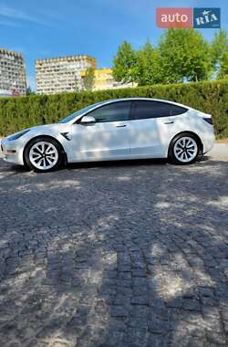 Седан Tesla Model 3 2021 в 