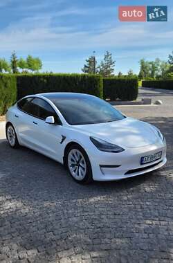 Седан Tesla Model 3 2021 в 