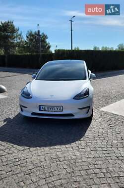 Седан Tesla Model 3 2021 в 