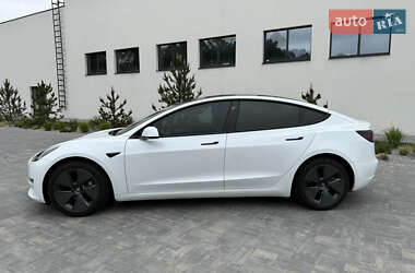 Седан Tesla Model 3 2021 в 