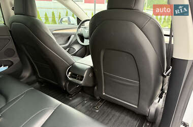 Седан Tesla Model 3 2021 в 