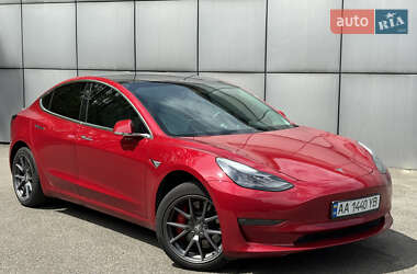 Седан Tesla Model 3 2020 в Києві