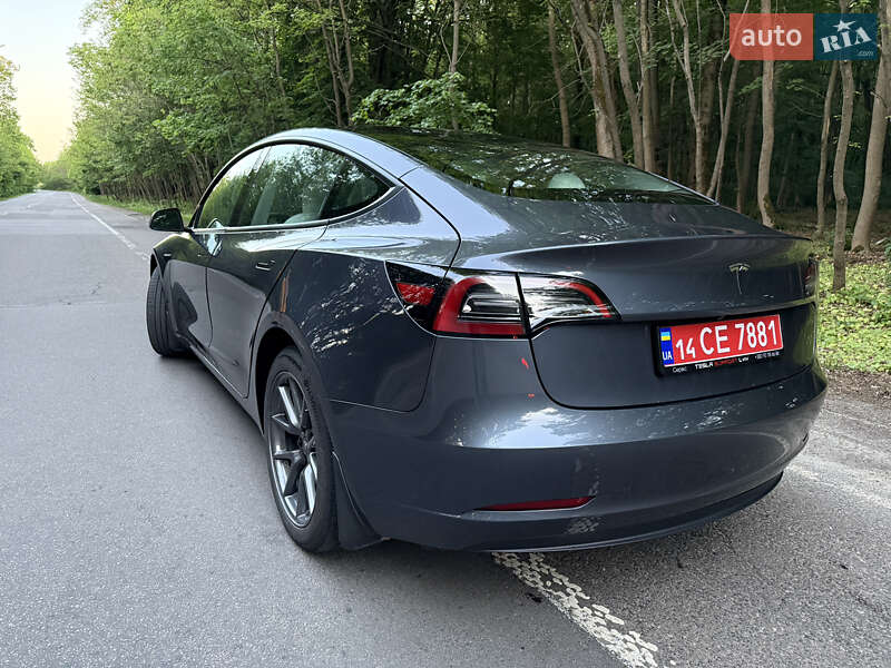 Седан Tesla Model 3 2023 в Полтаві