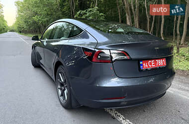 Седан Tesla Model 3 2023 в 
