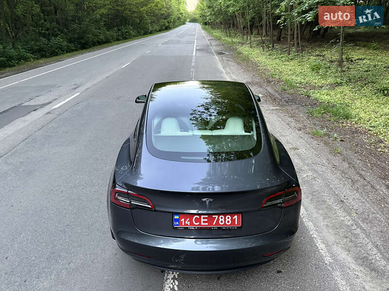 Седан Tesla Model 3 2023 в Полтаві