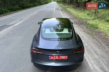 Седан Tesla Model 3 2023 в 