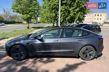 Седан Tesla Model 3 2023 в 