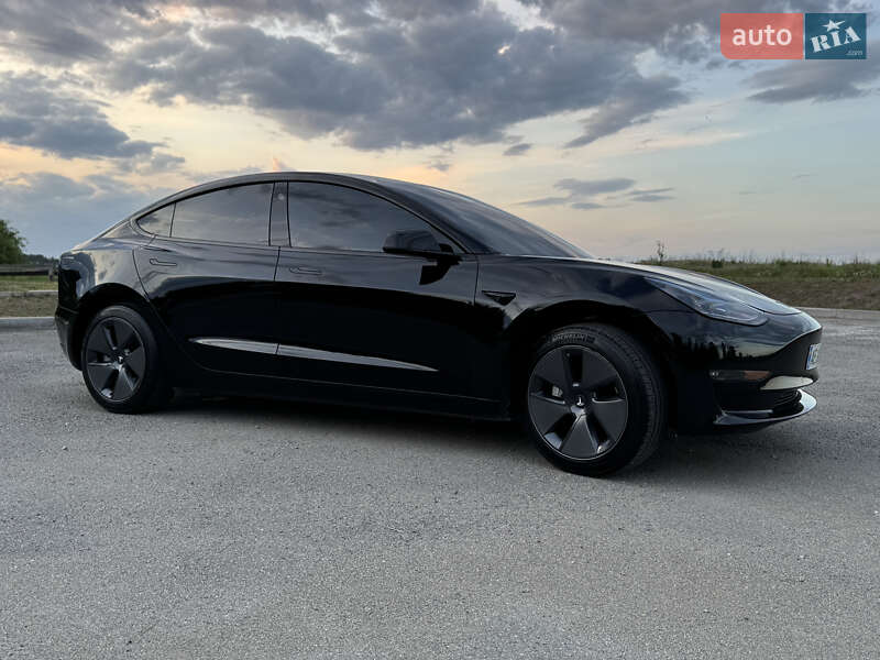 Седан Tesla Model 3 2021 в Днепре