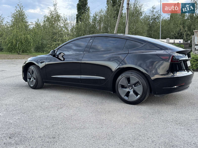 Седан Tesla Model 3 2021 в Днепре
