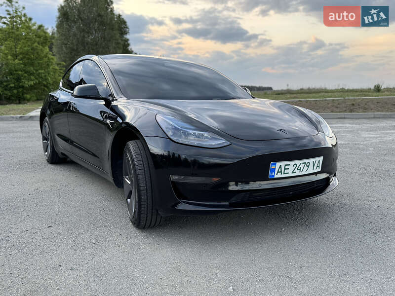 Седан Tesla Model 3 2021 в Днепре