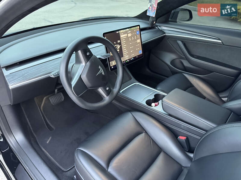 Седан Tesla Model 3 2021 в Днепре