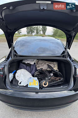 Седан Tesla Model 3 2021 в 