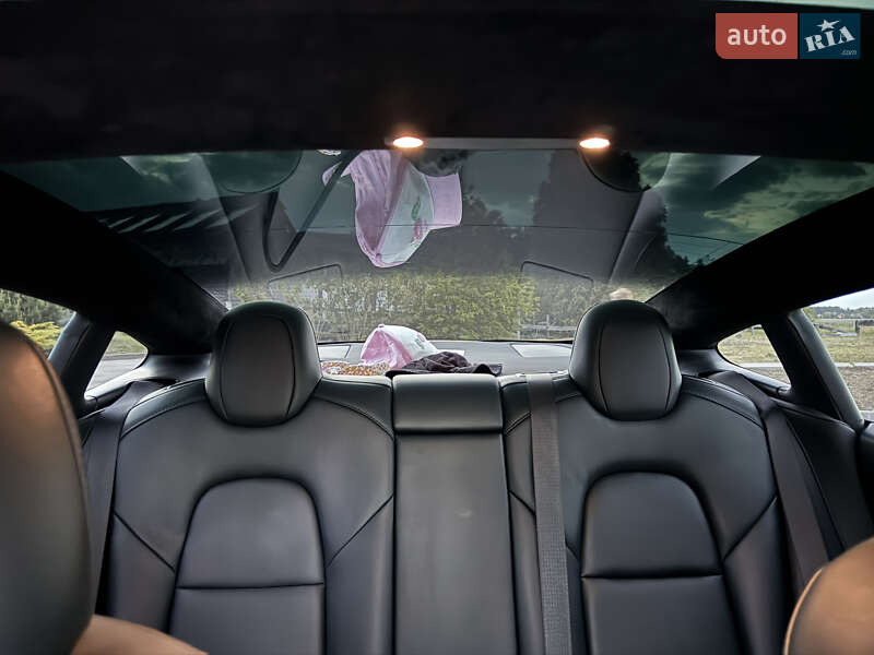 Седан Tesla Model 3 2021 в Днепре