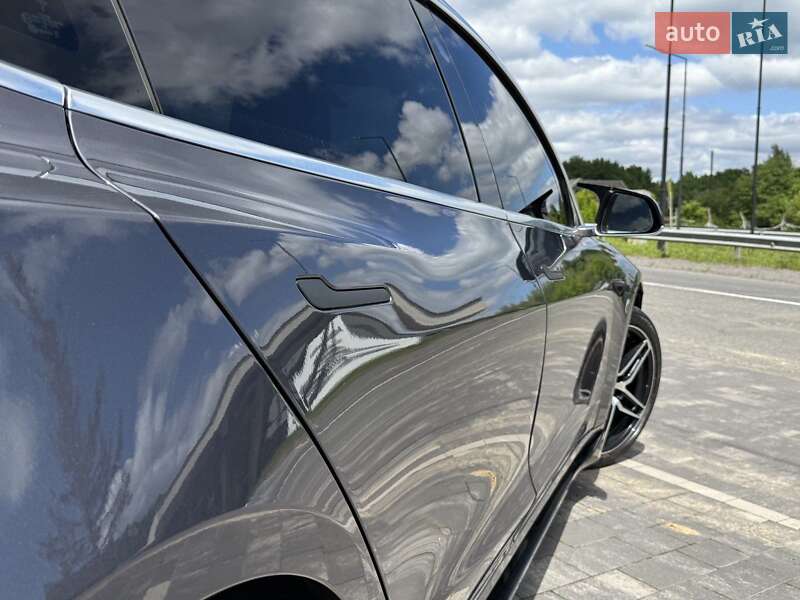 Седан Tesla Model 3 2020 в Ужгороді