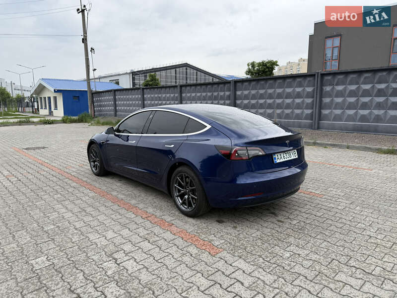 Седан Tesla Model 3 2019 в Киеве