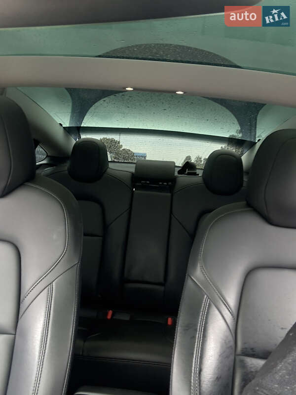 Седан Tesla Model 3 2019 в Киеве
