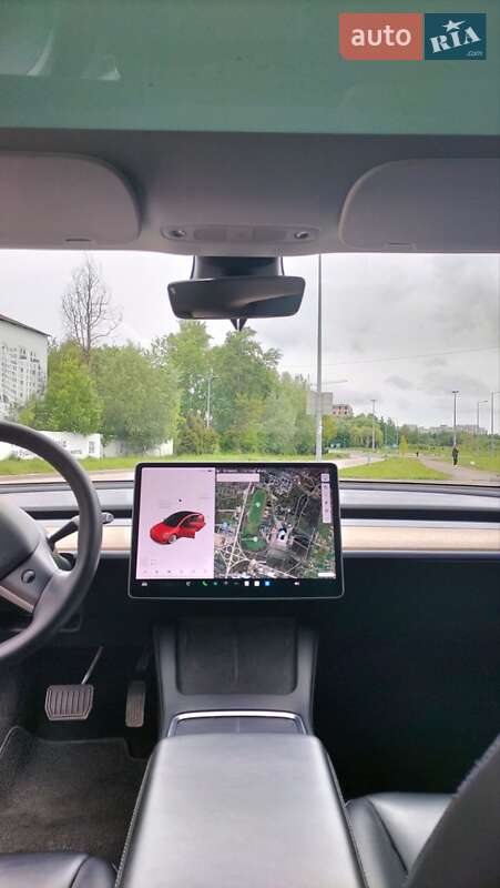 Седан Tesla Model 3 2022 в Львове