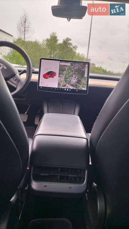 Седан Tesla Model 3 2022 в Львове