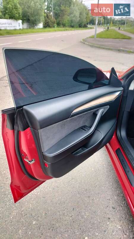 Седан Tesla Model 3 2022 в Львове
