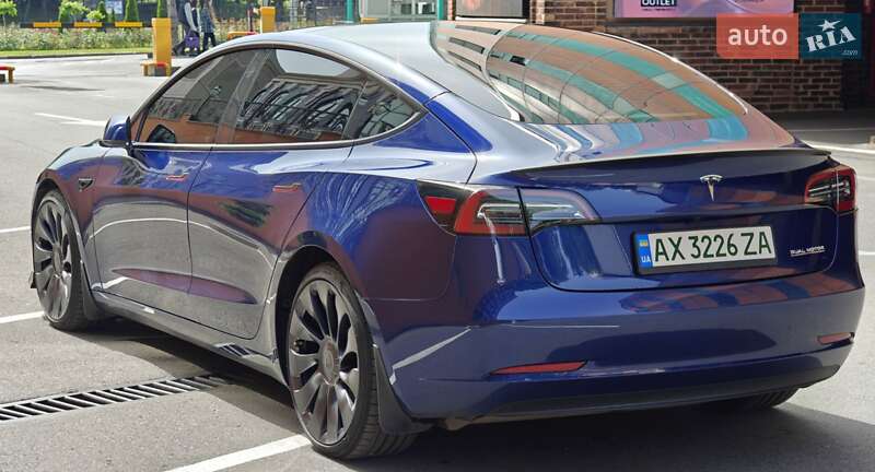 Седан Tesla Model 3 2023 в Одесі