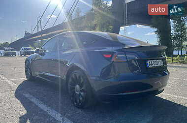 Седан Tesla Model 3 2023 в 